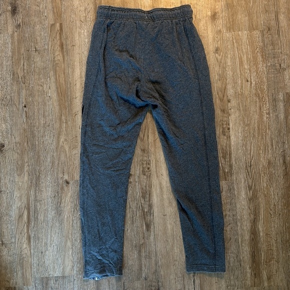 REEBOK TRACK PANTS SIZE(M) - Picture 5 of 7